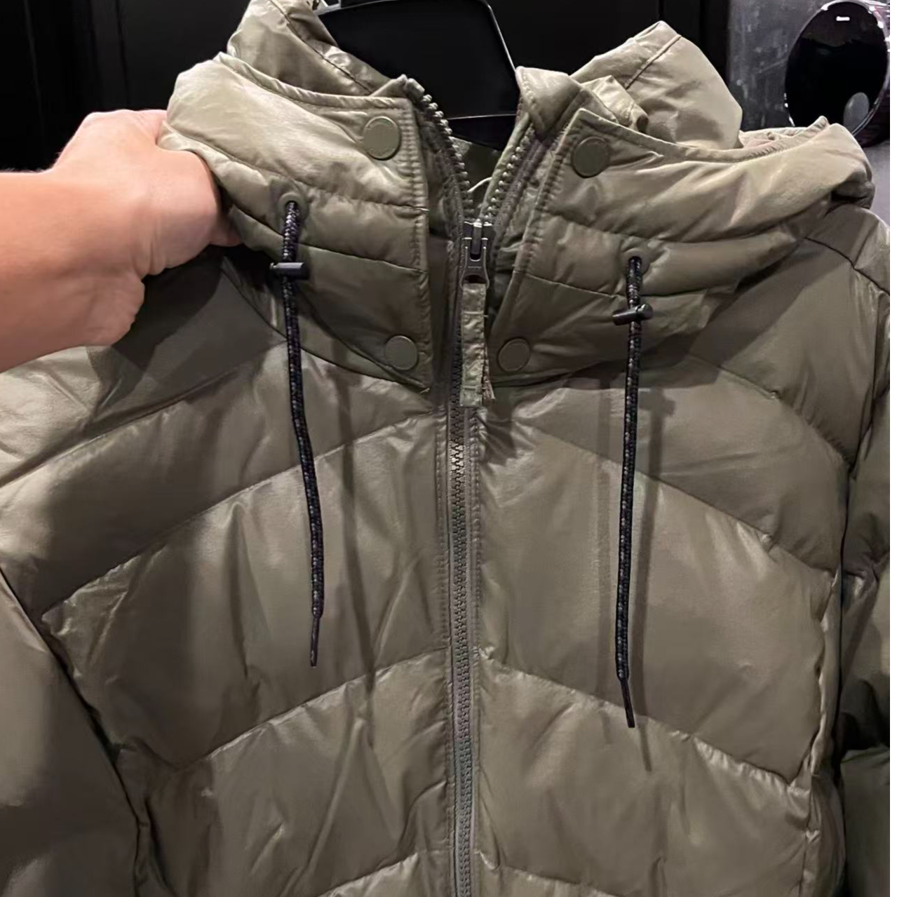Columbia/哥伦比亚女士中长款羽绒服（有收腰绳、帽子可拆卸）