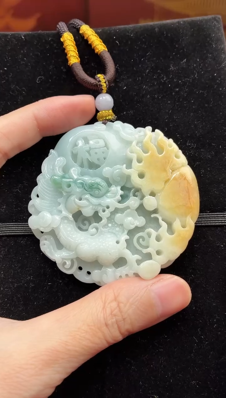 颈饰未镶嵌翡翠牌子