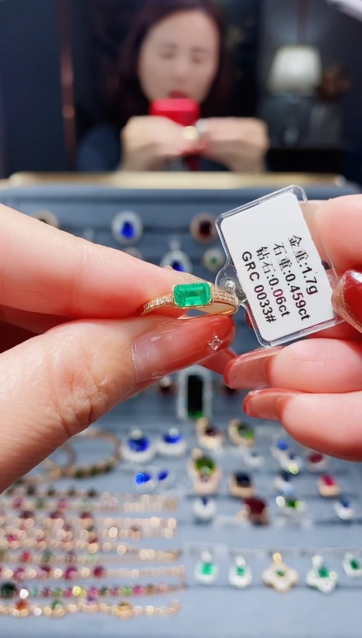 【闪购商品】祖母绿戒指18K金镶嵌0.459.