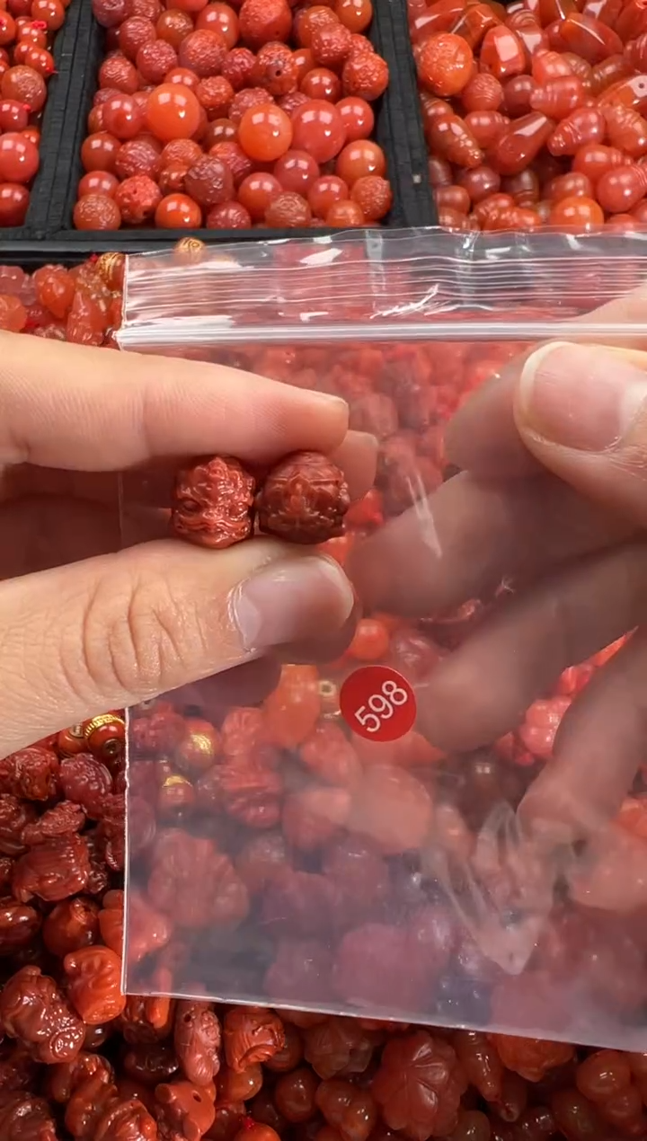 【闪购商品】南红玛瑙颈饰未镶嵌1