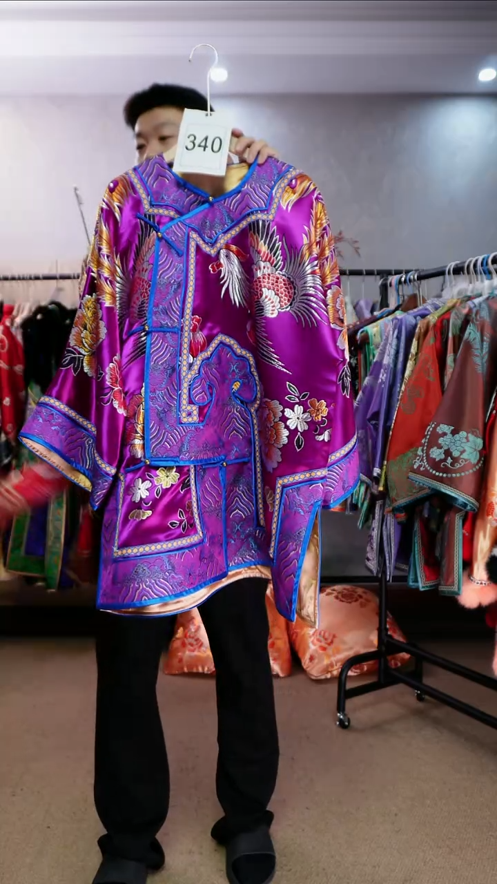 景*340八角领老织锦太太服