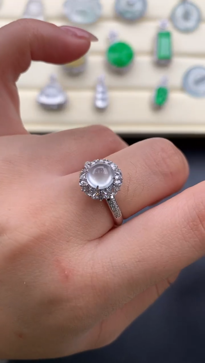 【闪购商品】翡翠颈饰18K金镶嵌X364      