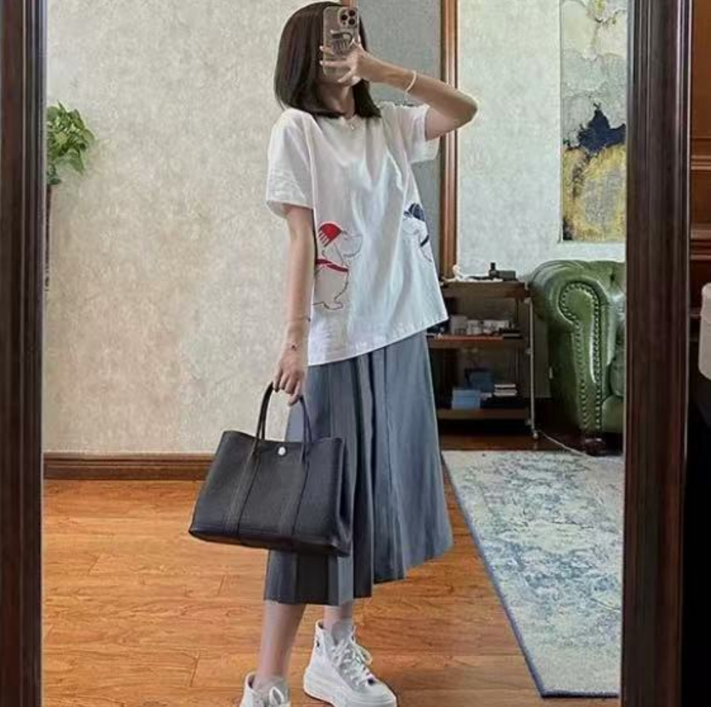 610/23380/119-9  欧洲站女设计感上衣狗狗印花刺绣短袖T恤女潮