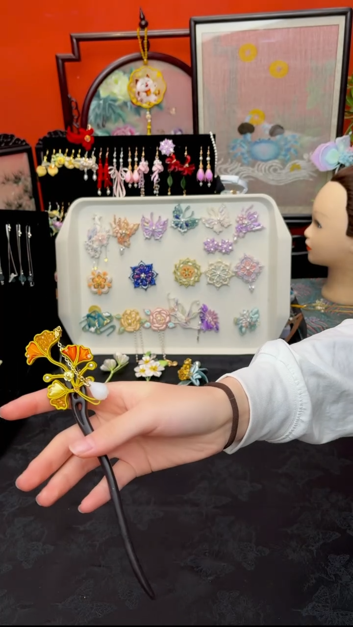 刺绣A*V非遗苏绣手工饰品