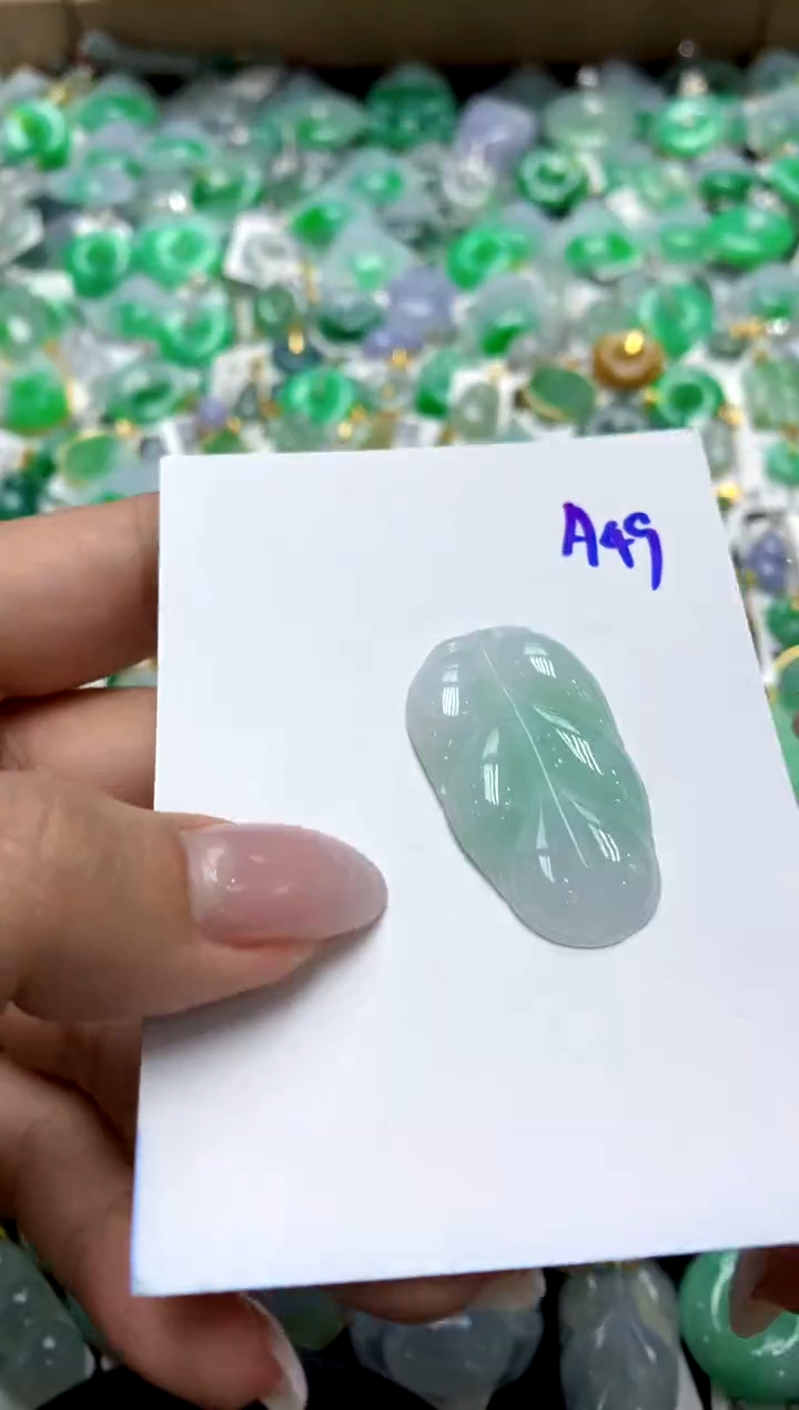 翡翠未镶嵌颈饰1111111111111111