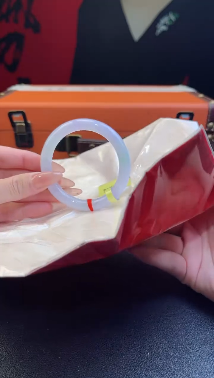 【闪购商品】翡翠手镯未镶嵌18翡翠手镯