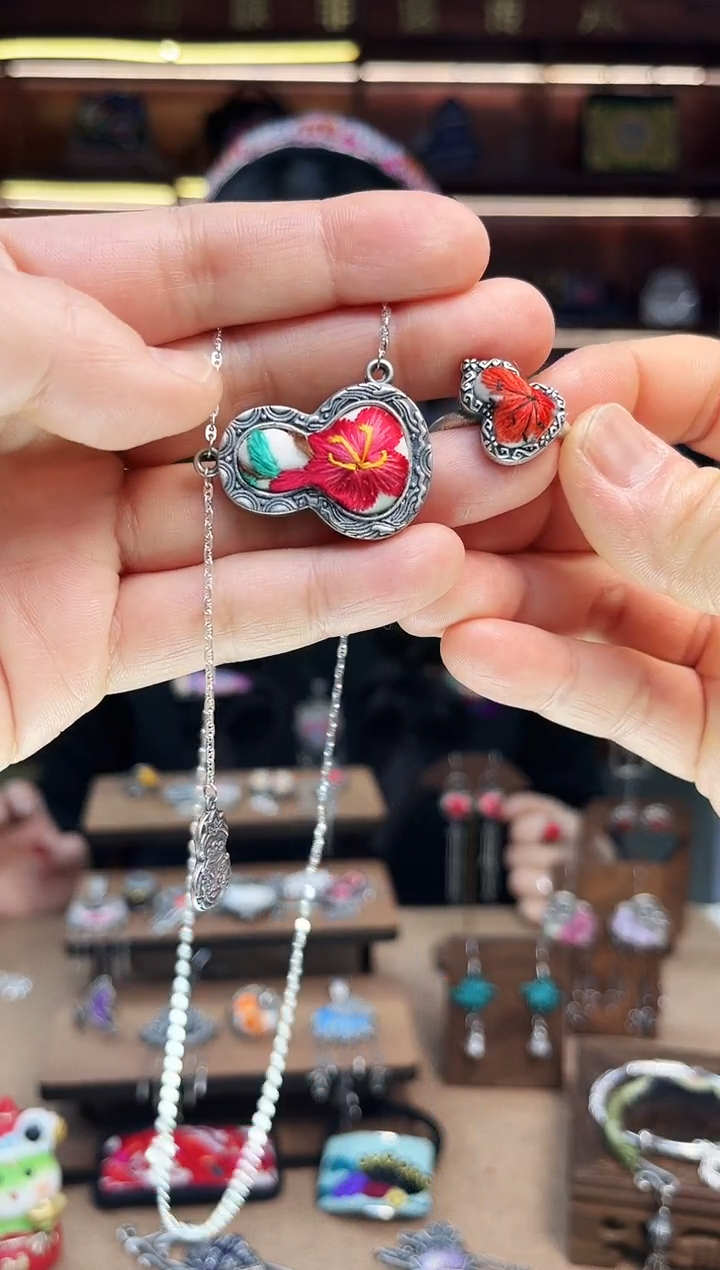 【闪购商品】织绣1608黔东南苗族刺绣