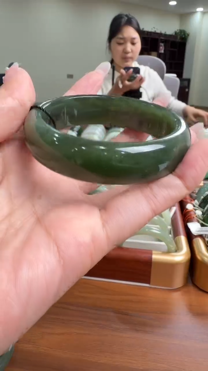 颈饰未镶嵌和田玉手镯60