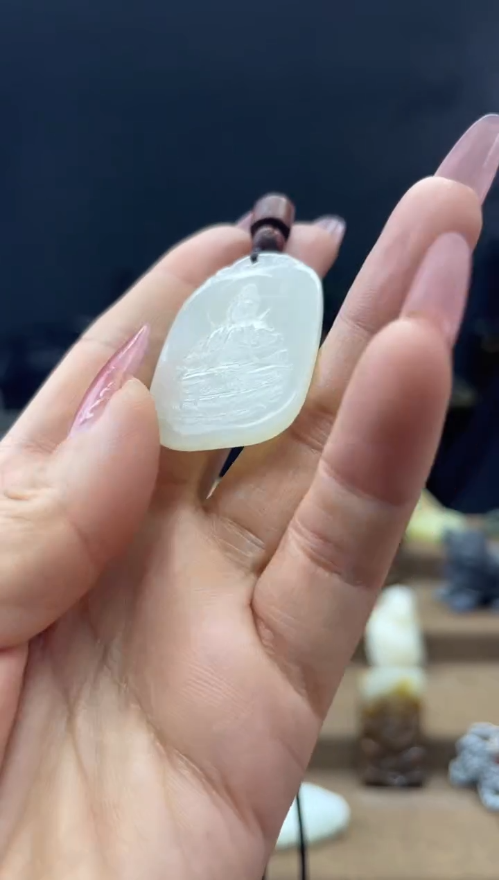 颈饰未镶嵌和田玉1