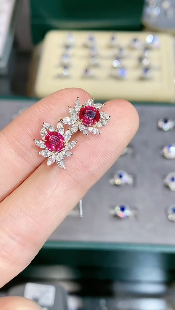 【闪购商品】红宝石耳饰18K金镶嵌2.12ct/展会专属价