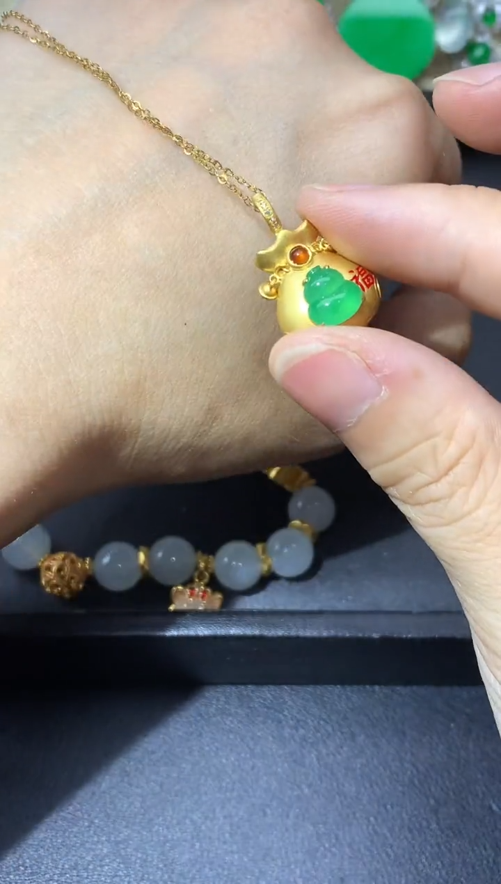 颈饰18K金镶嵌翡翠615-中国好珍宝