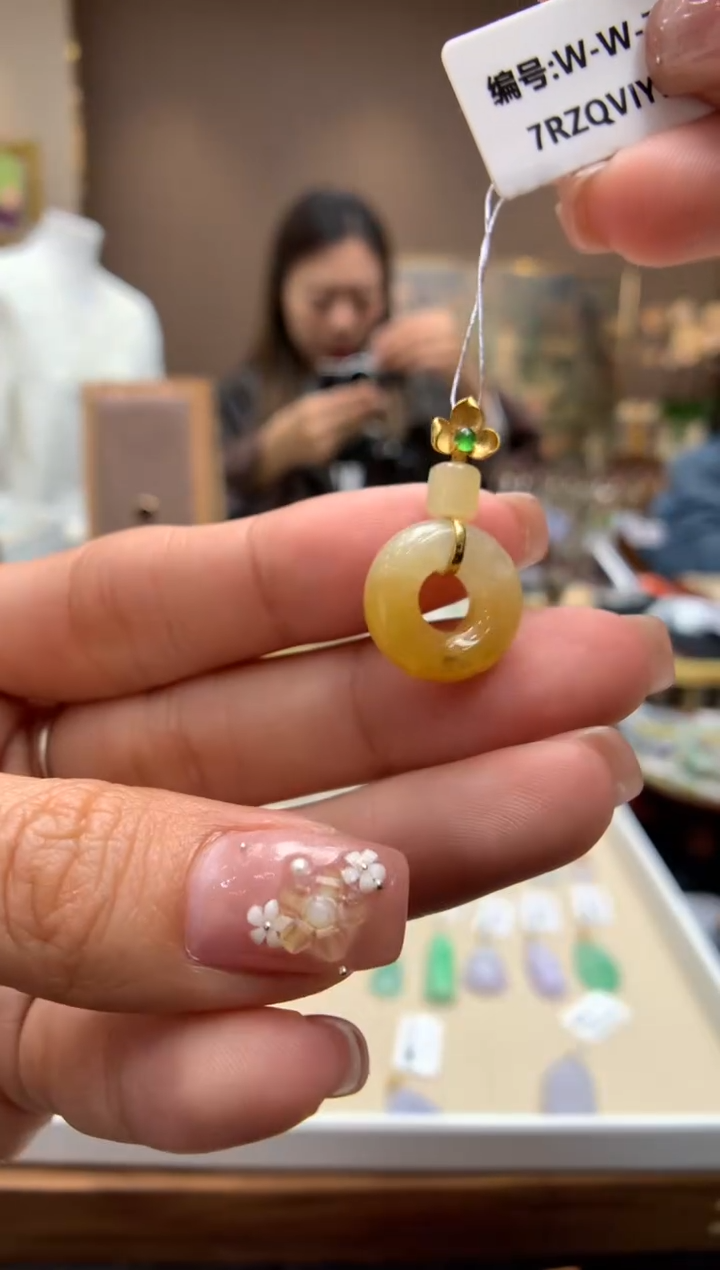 【闪购商品】翡翠颈饰18K金镶嵌甜甜圈