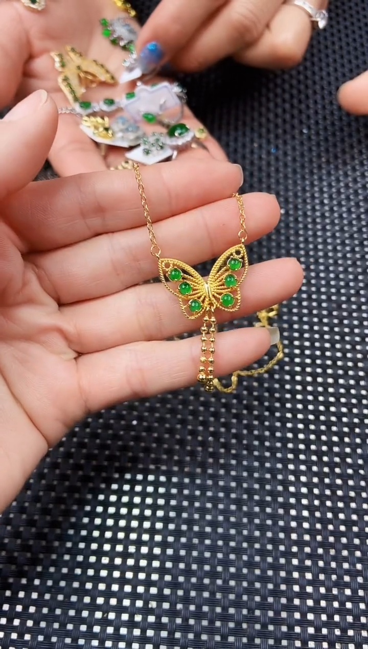 【闪购商品】翡翠未镶嵌颈饰1111111111