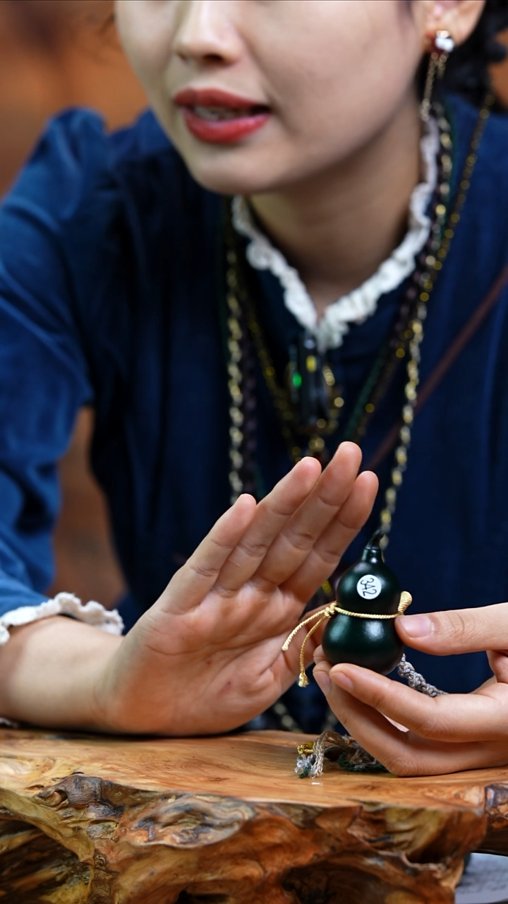 【闪购商品】342—光岳葫脖挂车挂天然大漆手捻小葫芦