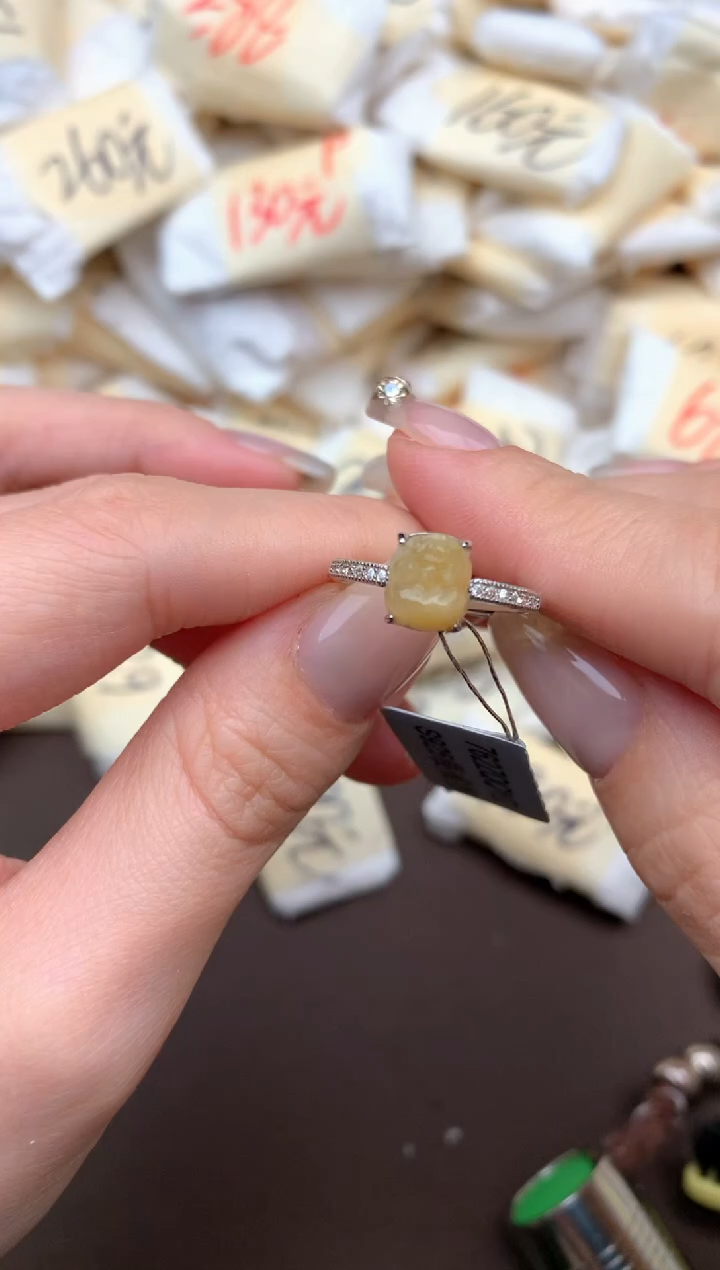 【闪购商品】翡翠挂件18K金镶嵌— 