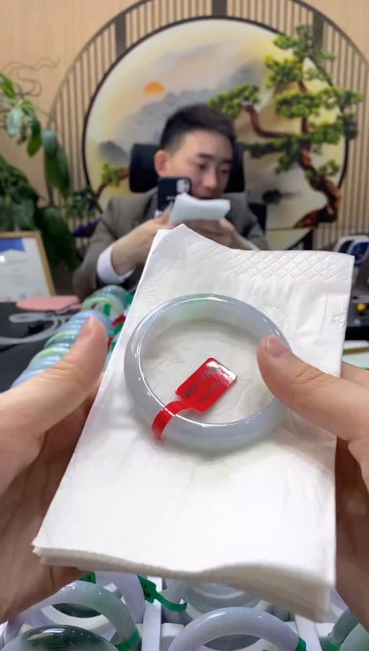 【闪购商品】翡翠手镯未镶嵌000002416