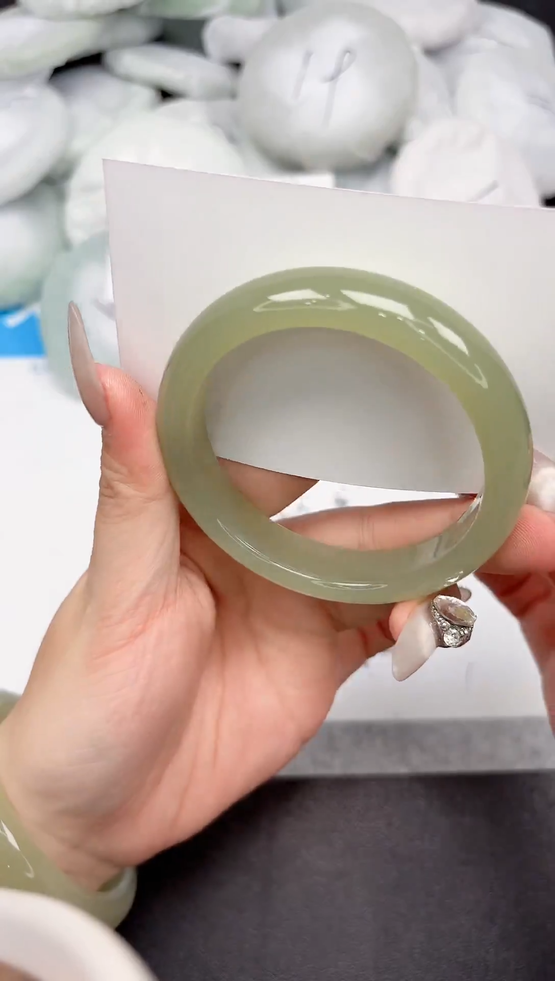 未镶嵌手镯石英质玉233-57.3