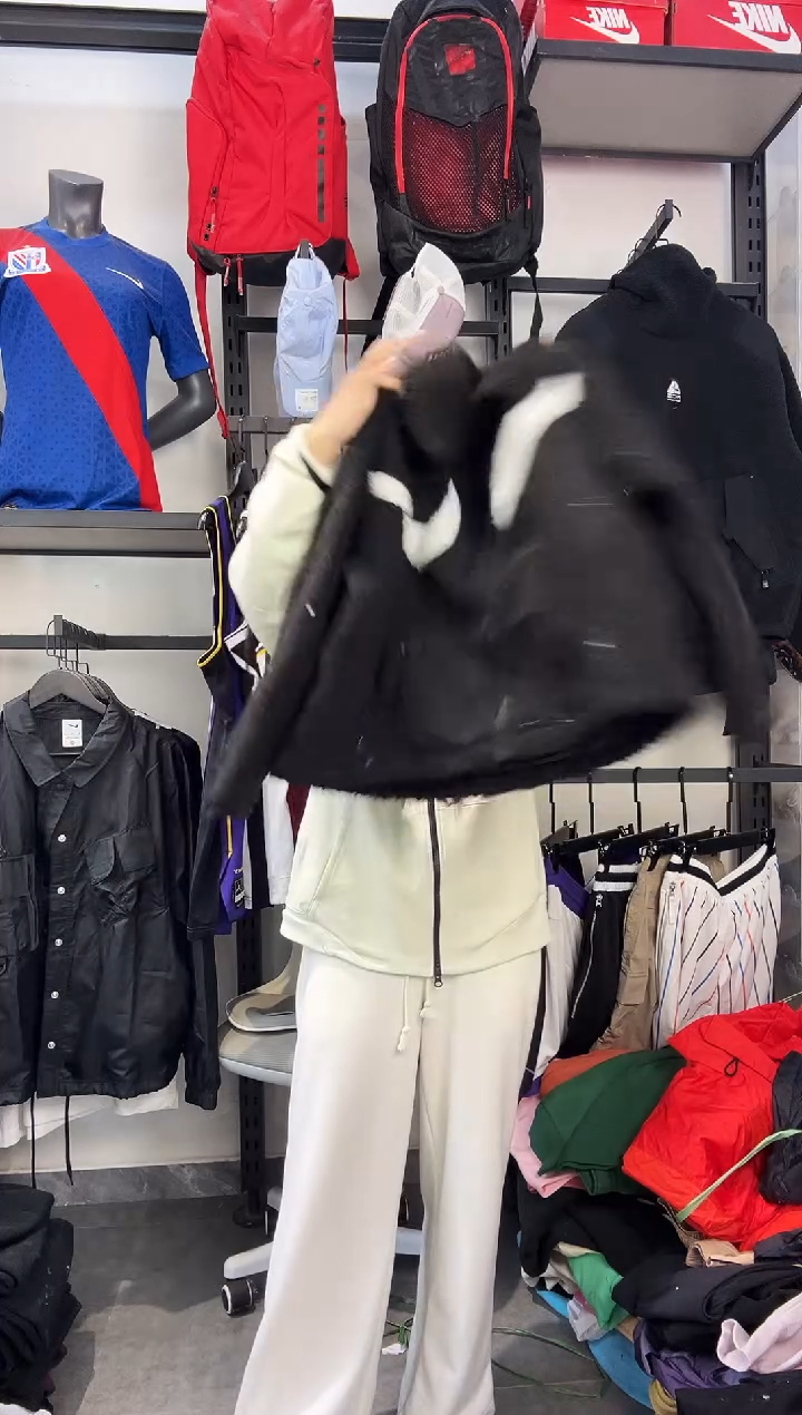 878  ·编码 瑕疵款直播间过款为准 尺码·160 M,