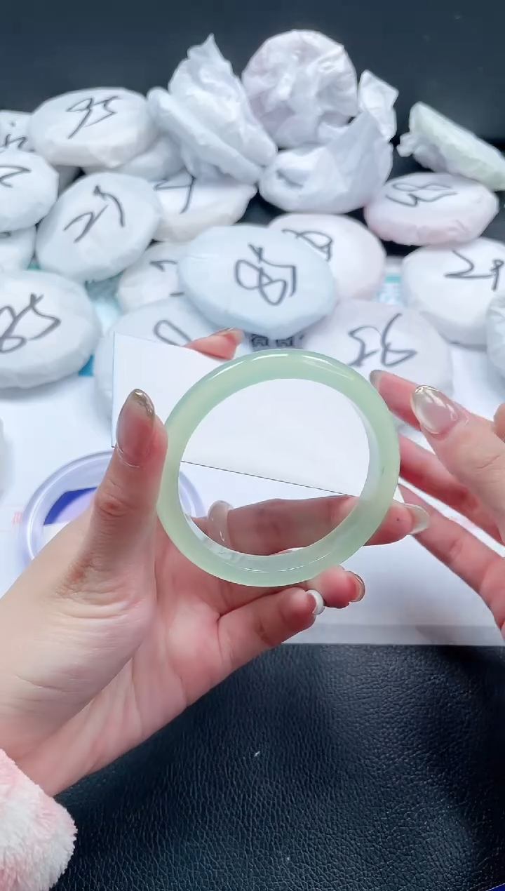 【闪购商品】石英质玉手镯未镶嵌 12J92-56