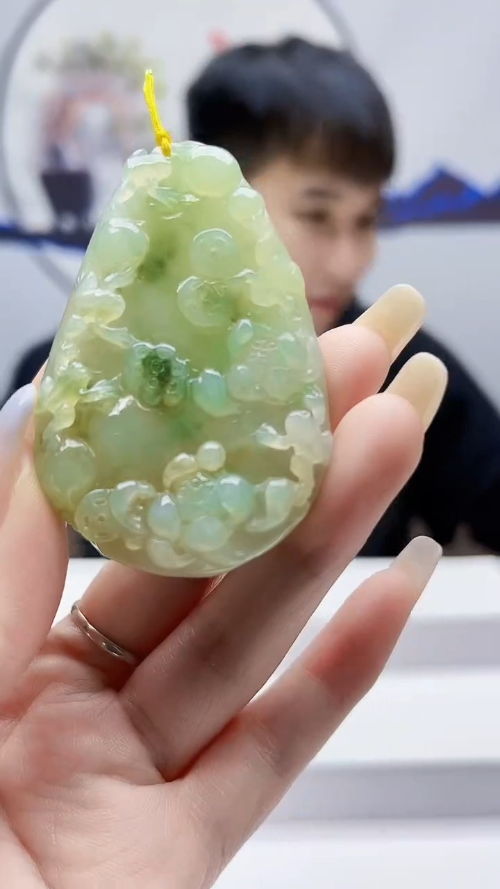 未镶嵌定制翡翠毛货挂件62