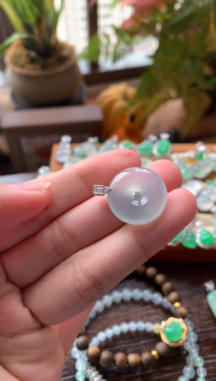 颈饰未镶嵌翡翠扣子