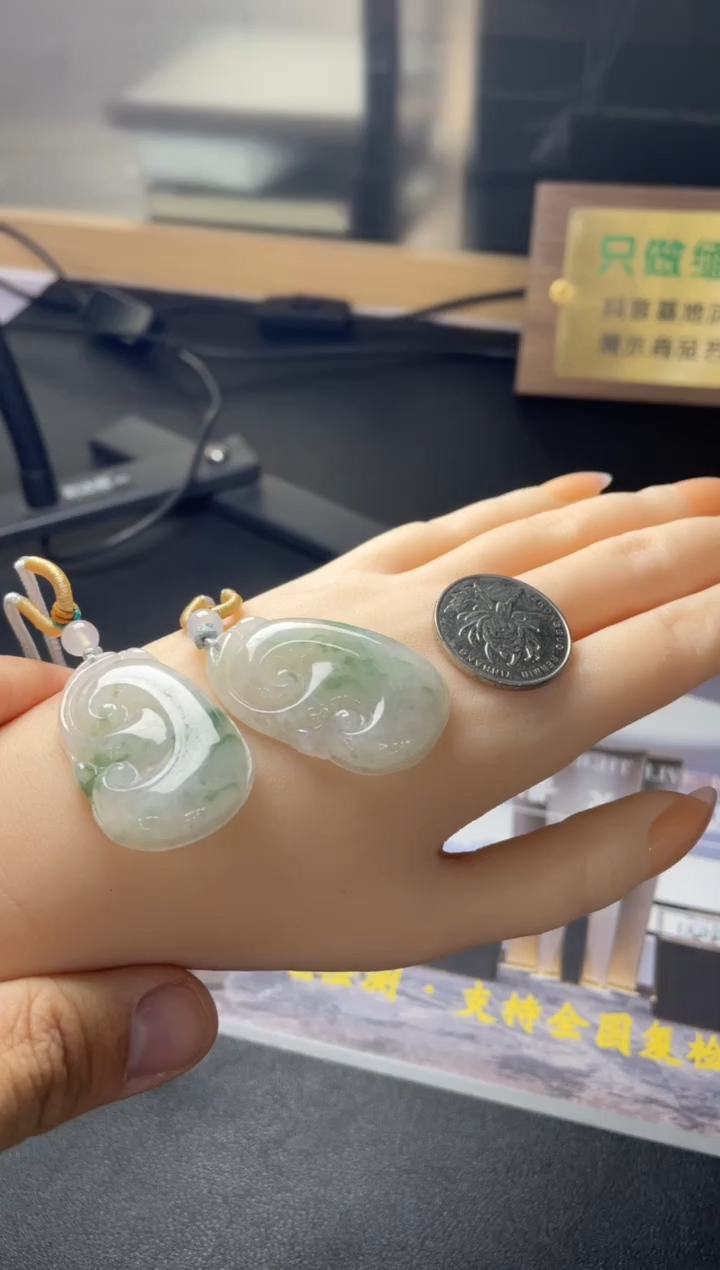 吊坠(不含链)未镶嵌翡翠翡翠如意吊坠/多样性发其一