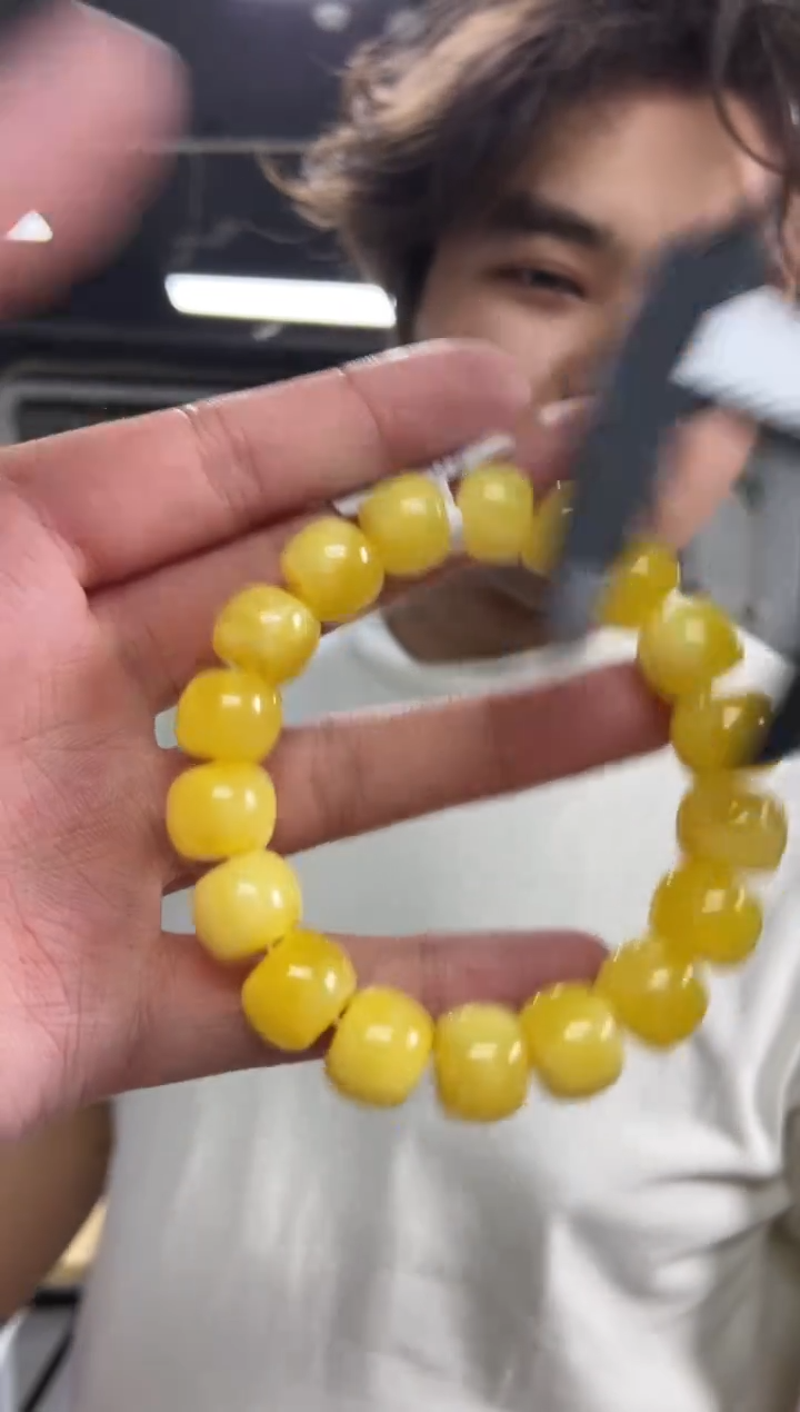 【闪购商品】蜜蜡裸石未镶嵌多样性发其一颜色微差