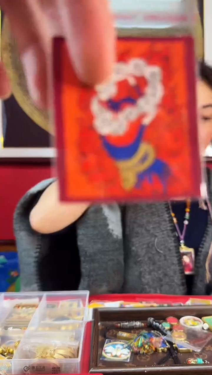 吊坠黑老师手-热贡纯手绘唐卡