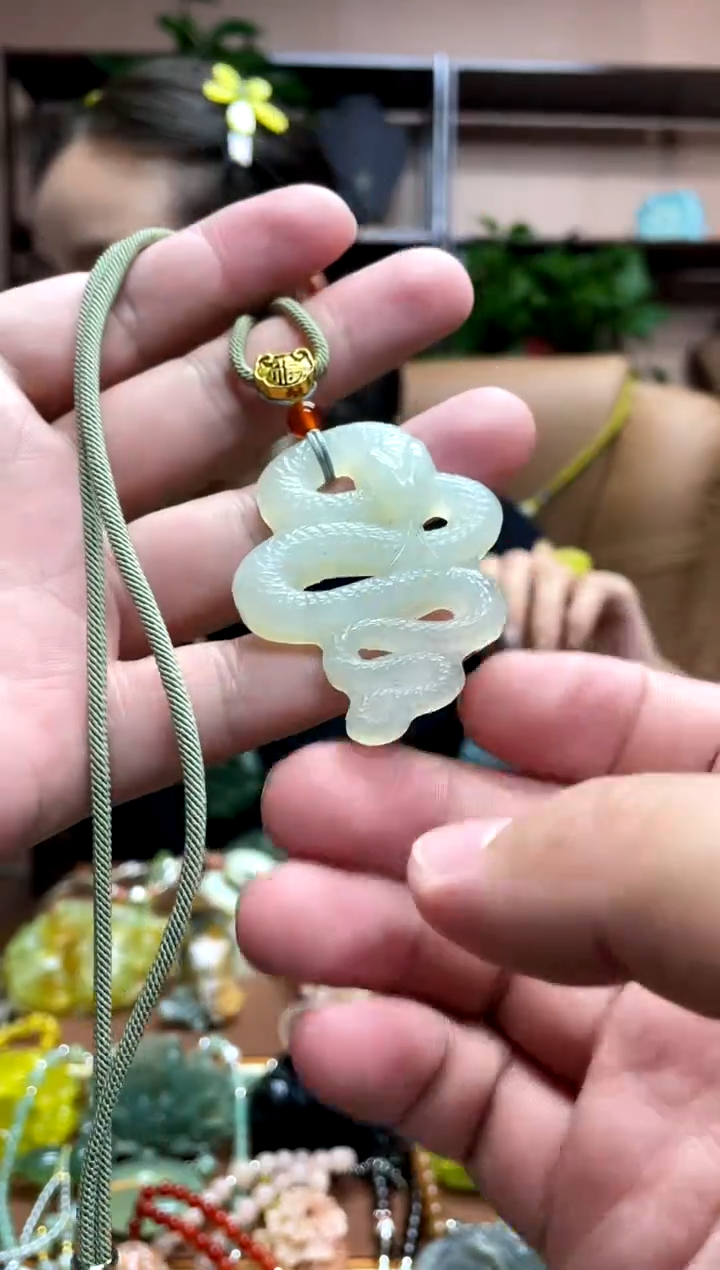 未镶嵌岫玉吊坠·