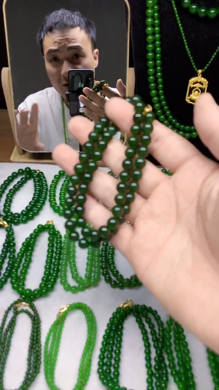 和田玉（碧玉）未镶嵌项链卡8的菠菜绿