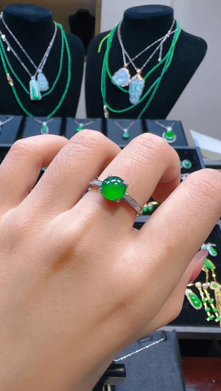 颈饰银S925镶嵌翡翠蛋面戒指