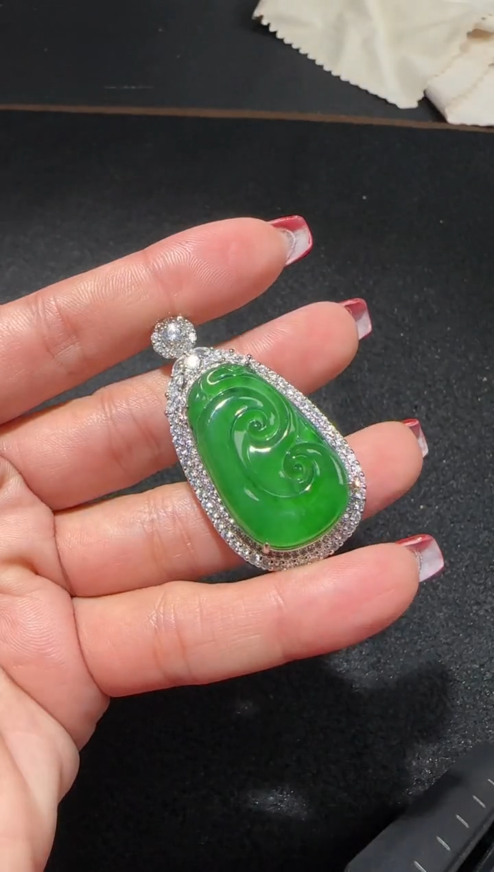 【闪购商品】翡翠吊坠(赠链)未镶嵌多样性发货拍一发一