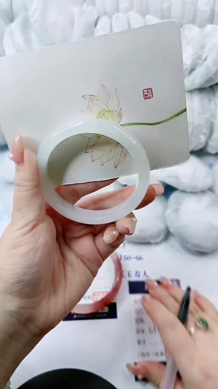 【闪购商品】石英质玉手镯未镶嵌多样性发货C171