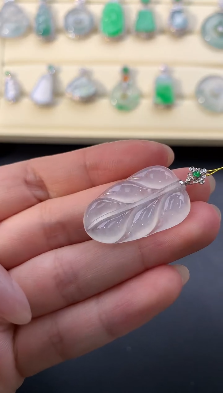 【闪购商品】翡翠颈饰18K金镶嵌D874    