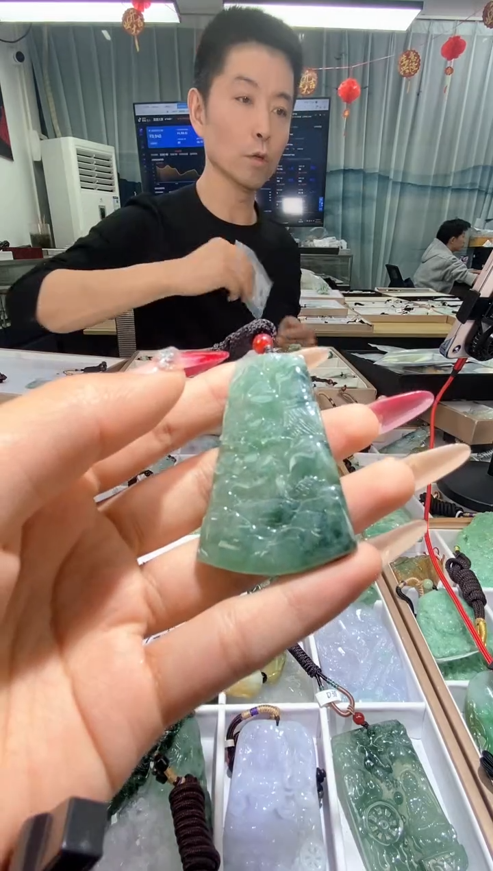 【闪购商品】翡翠颈饰未镶嵌天然缅甸翡翠A货未镶嵌