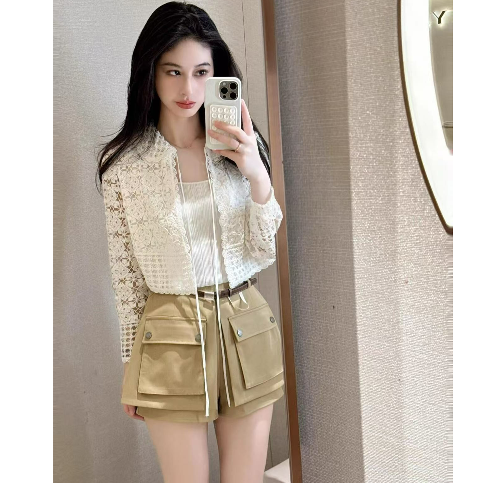 娃娃领上衣女轻奢高级感2025秋新款法式镂空蕾丝小香风衬衫两件套