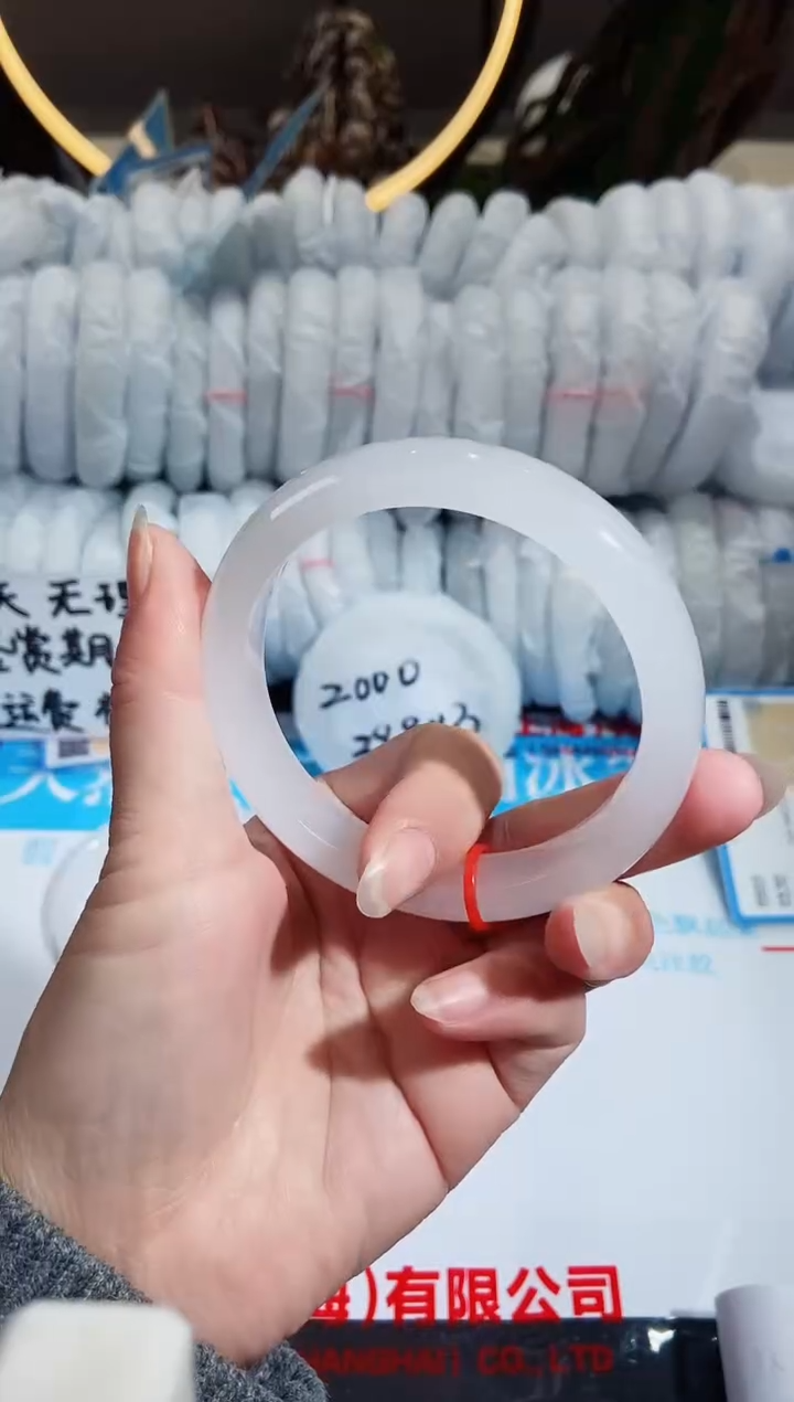 【闪购商品】石英质玉手镯未镶嵌6-61