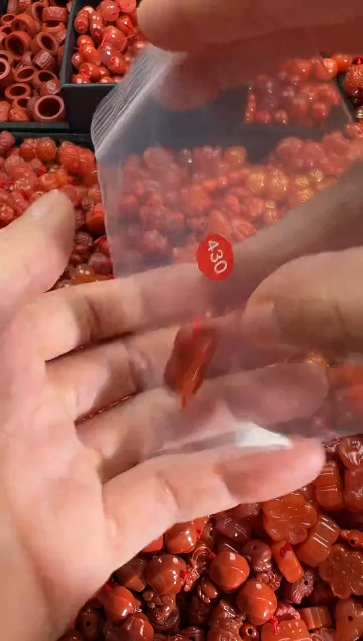 【闪购商品】南红玛瑙颈饰未镶嵌2