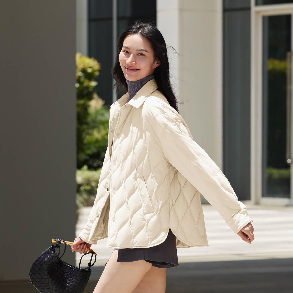 波司登【反季大促】2024秋季新款女中款时尚轻暖轻薄休闲百搭B4