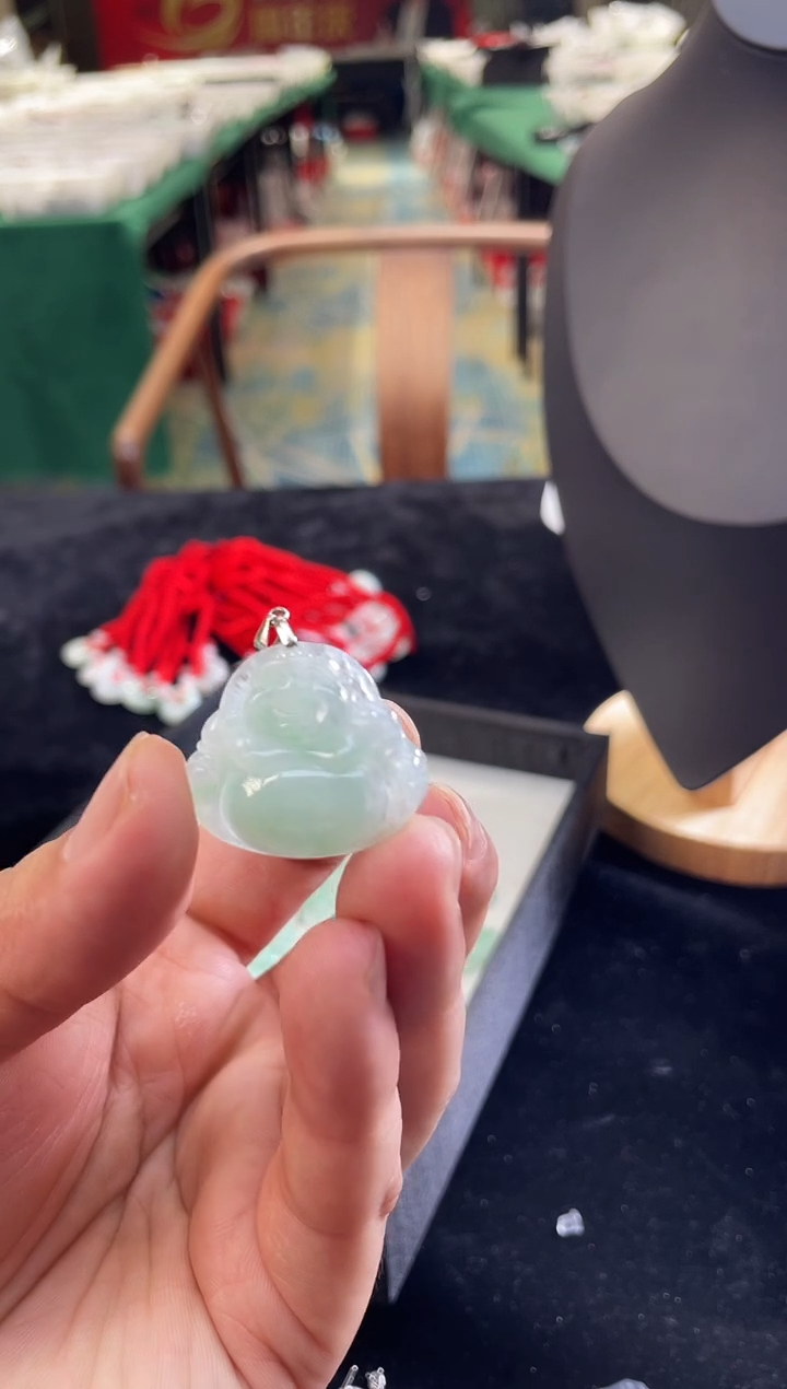 【闪购商品】翡翠颈饰未镶嵌佛公