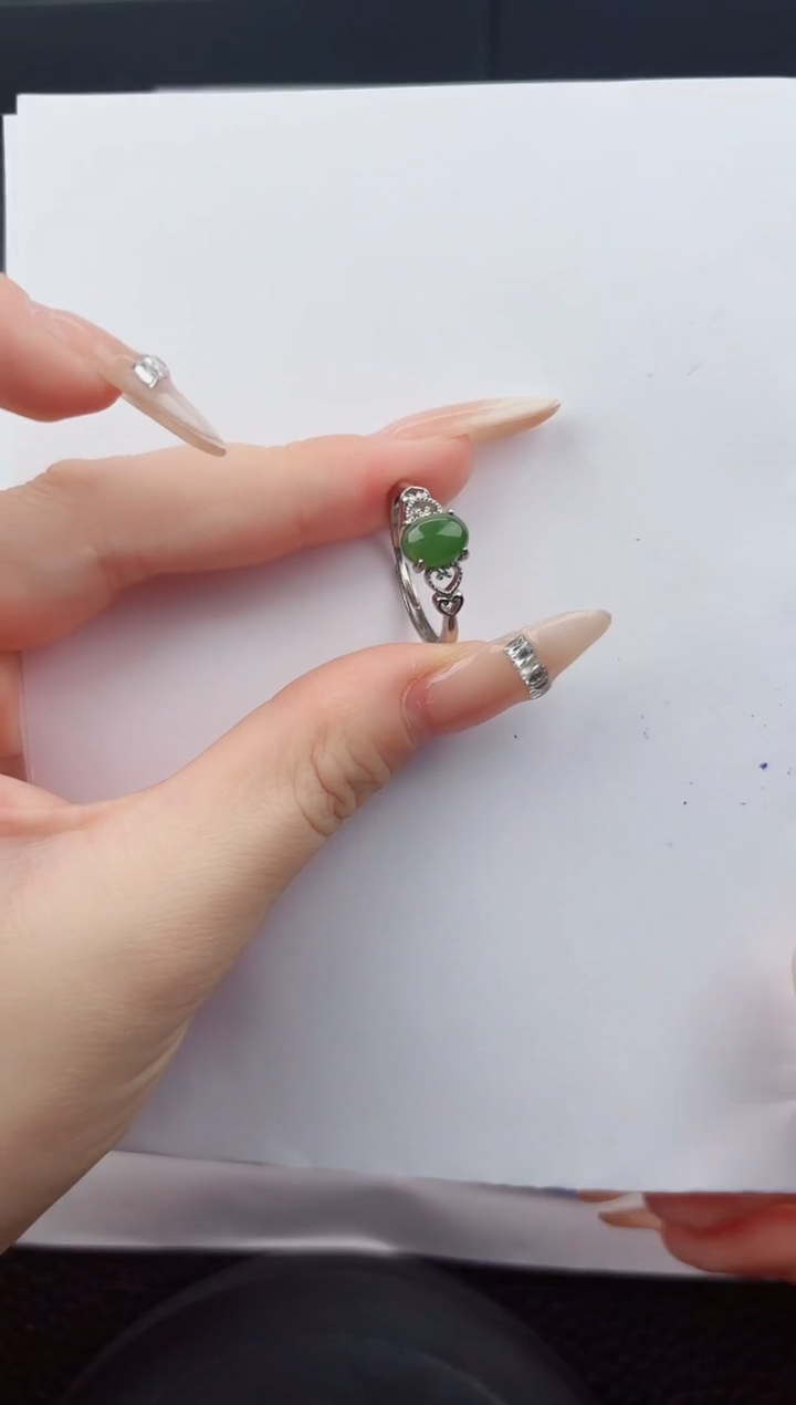 未镶嵌戒指和田玉555嗨购微色差T