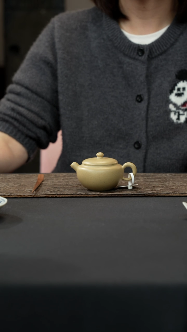 【闪购商品】紫砂茶壶本绿小圆圆100cc