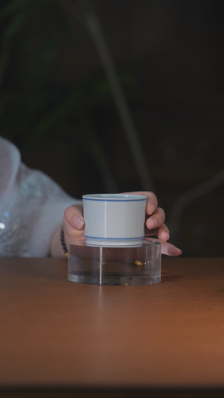 白胎容天杯                