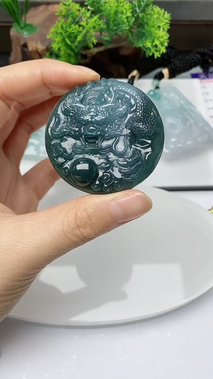 【闪购商品】翡翠颈饰未镶嵌        