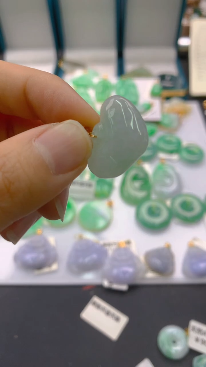 【闪购商品】翡翠颈饰未镶嵌1111111111