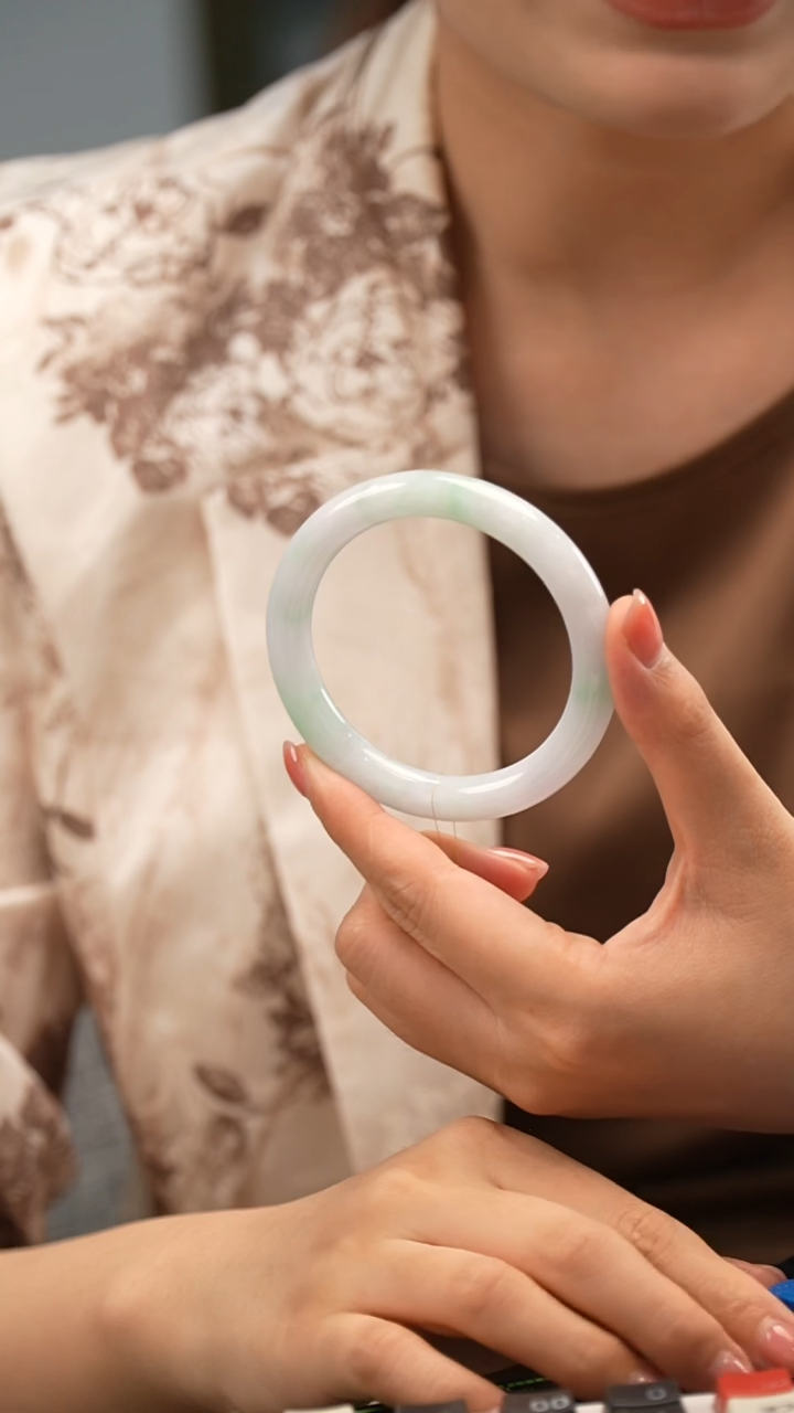 翡翠手镯（圆镯）未镶嵌56号