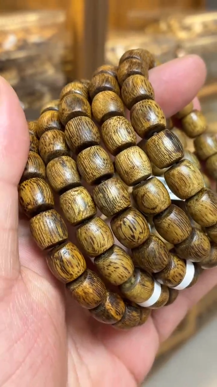 沉香手串 海南莺歌绿老型单圈1.0+多样性发其一