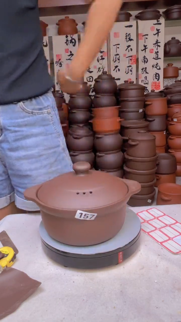 宜兴紫砂2.5升锅157