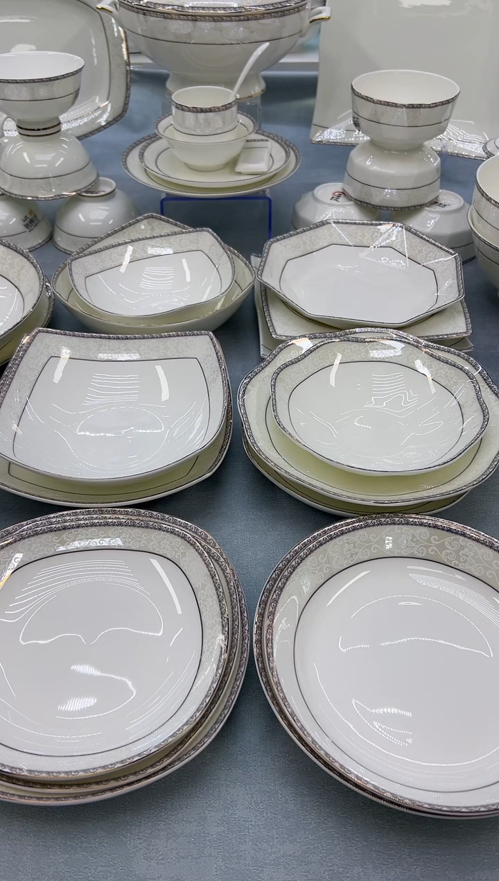 骨瓷玲珑8饭6个   
