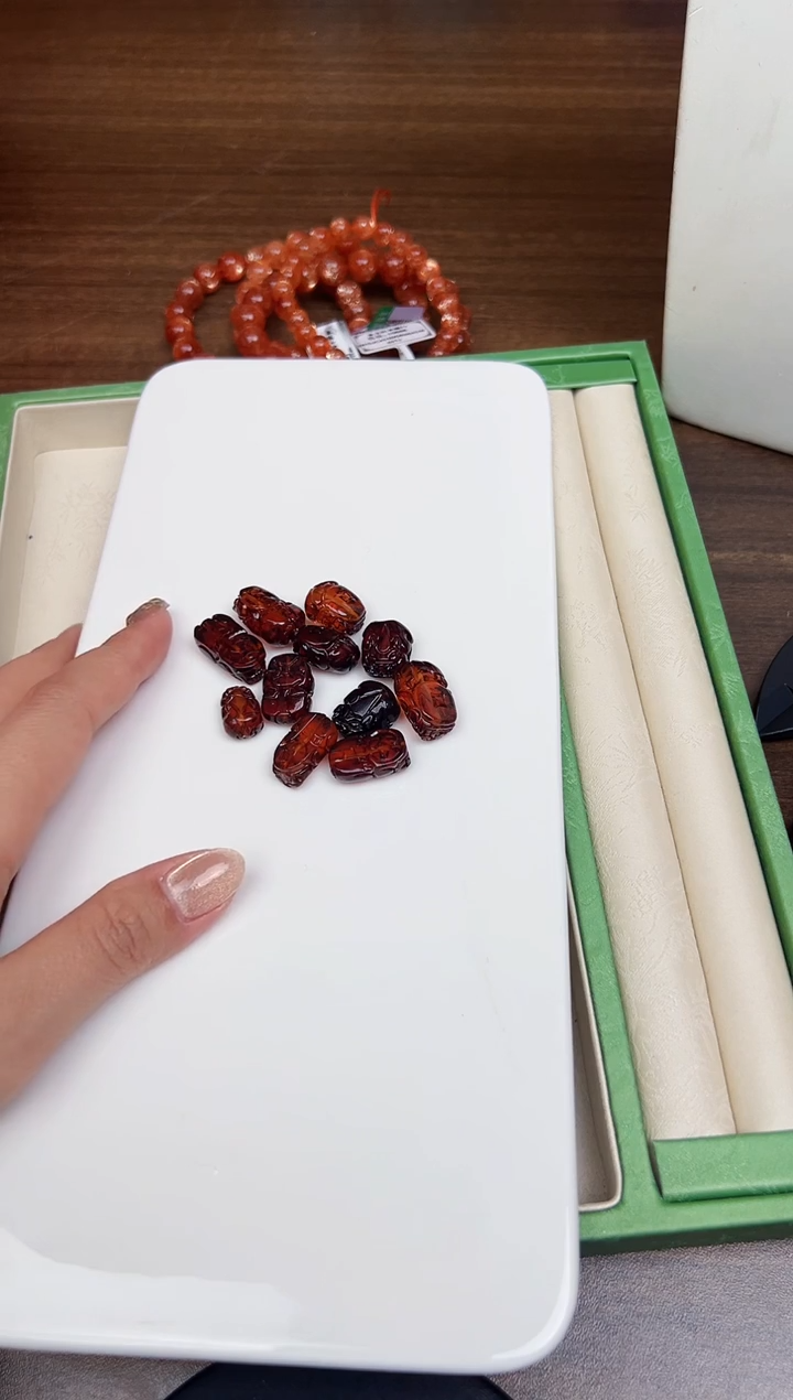 裸石血珀未镶嵌悦3839 多样性发一件